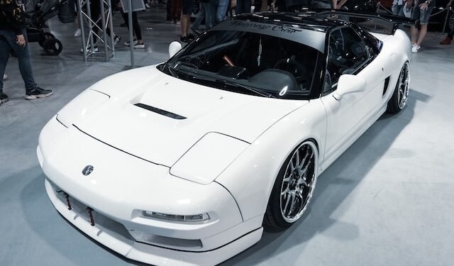 Acura NSX vs Honda NSX