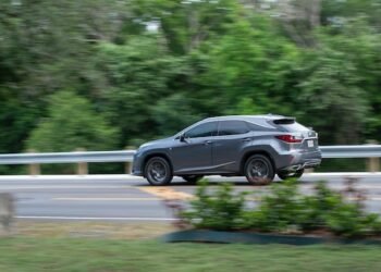 How many miles can a Lexus RX 350 last?