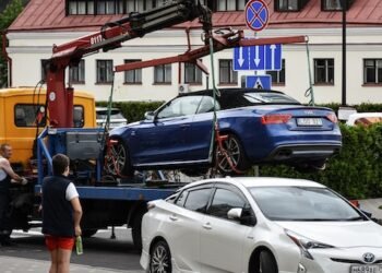 Who to Call to Tow Illegally Parked Car?