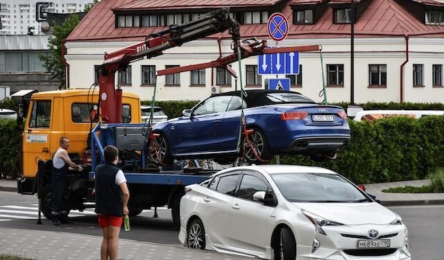 How To Tow A Car Long Distance?