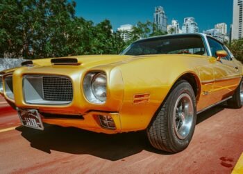 Where Do Car Lots Put Gps Trackers?