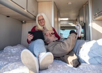 How To Report Someone Living In Their Car?